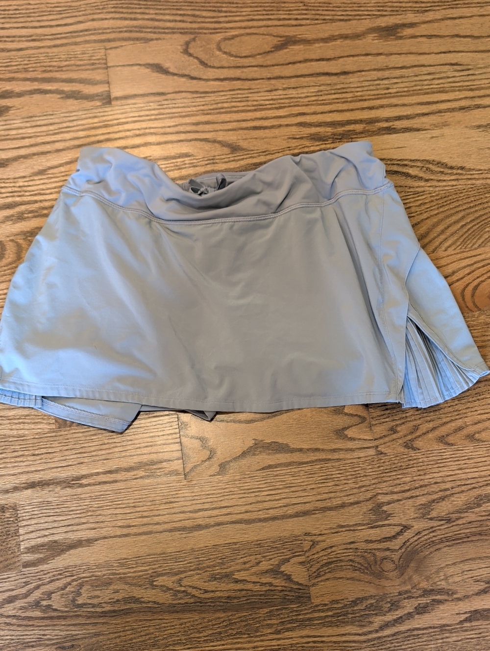 Lululemon Play Off The Pleats Mid Rise Skirt - Rhino Grey - Size 12 **Damaged